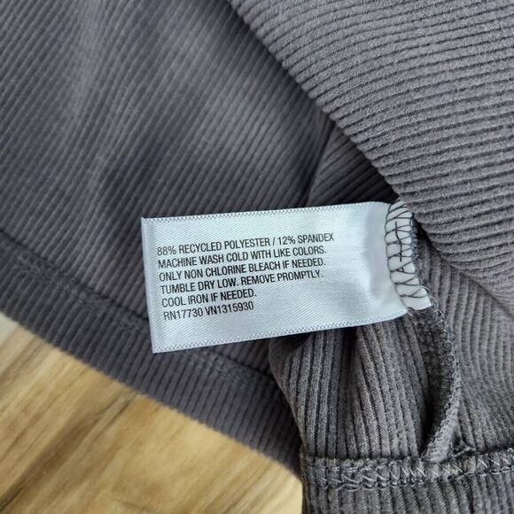 ☔️🩵NWT Gray Ribbed Zippered Crop Hoodie Sweatshirt Large - Picture 11 of 11